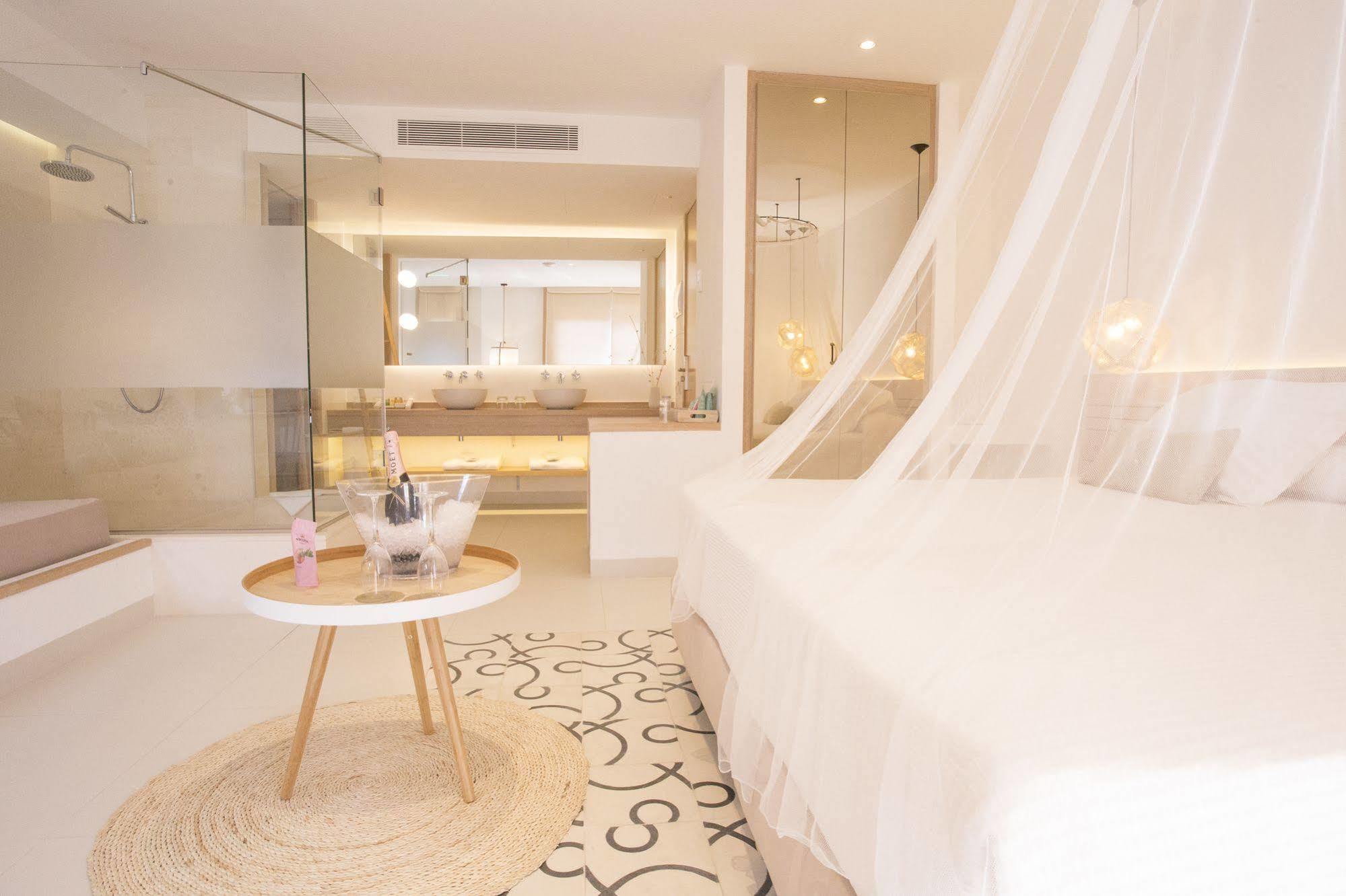Gatzara Suites Santa Gertrudis Santa Gertrudis  Exteriör bild